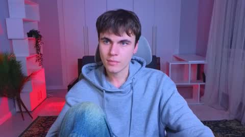 Snapshot of istairee chatting on February 10, 12:29 pm Maks online show from February 10, 12:29 pm