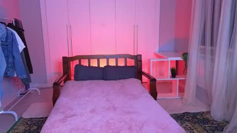 Snapshot of istairee chatting on February 27, 1:28 pm Maks online show from February 27, 1:28 pm