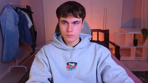 Snapshot of istairee chatting on March 11, 12:17 pm Maks online show from March 11, 12:17 pm