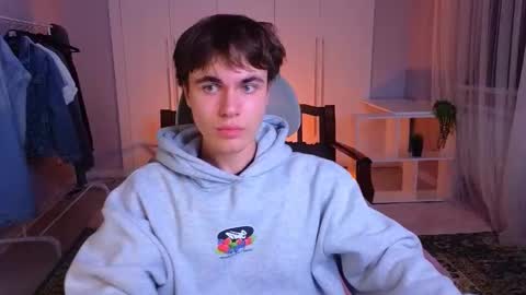 Snapshot of istairee chatting on March 12, 1:40 pm Maks online show from March 12, 1:40 pm