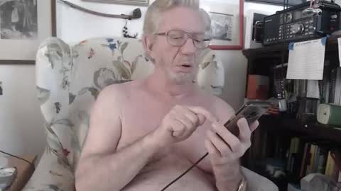 ImYourBitch online show from April 29, 8:15 pm