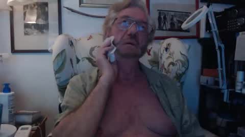 ImYourBitch online show from May 28, 6:32 am