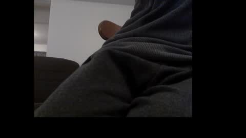 Snapshot of ital25usa chatting on December 21, 3:47 am ital25usa online show from December 21, 3:47 am