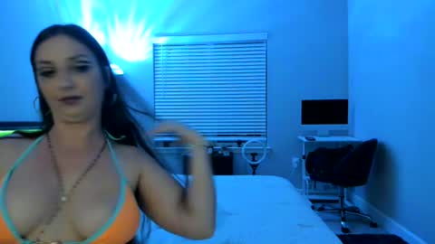 Bella Bloom online show from July 31, 3:28 am