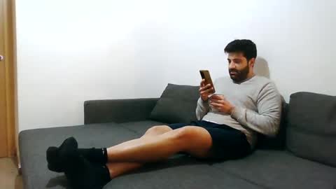 Snapshot of italianboybcn chatting on January 3, 8:43 am italianboybcn online show from January 3, 8:43 am