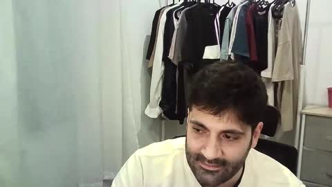 italianboybcn online show from January 13, 6:46 pm