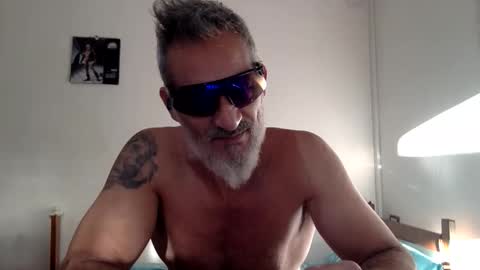 italiankingstripper online show from February 7, 10:19 am