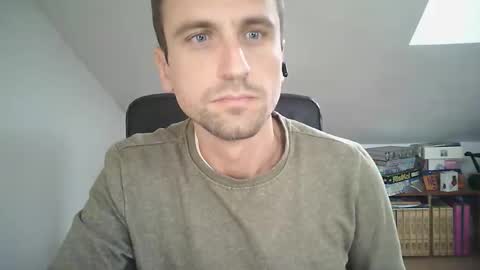 Snapshot of italiano116116 chatting on October 31, 9:21 am italiano116116 online show from October 31, 9:21 am