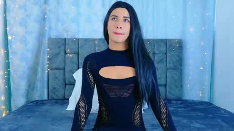 ithan_kingtwin online show from April 30, 8:04 pm