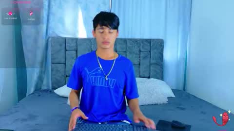 ithan_kingtwin online show from June 1, 7:37 pm