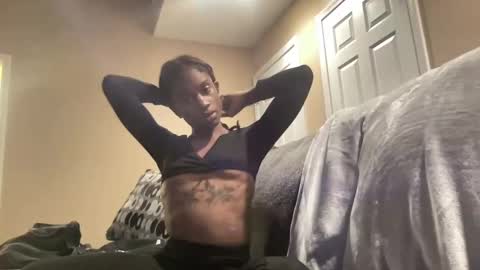 Snapshot of its5iveam chatting on January 8, 11:41 pm 5ive AM online show from January 8, 11:41 pm