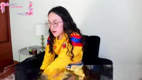 Snapshot of its__angelica_ chatting on July 7, 7:29 pm Angelica online show from July 7, 7:29 pm