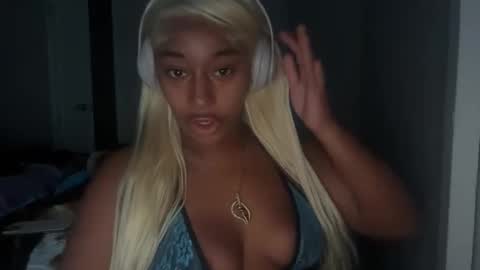 Snapshot of its_amiri chatting on September 9, 2:22 am its_amiri online show from September 9, 2:22 am