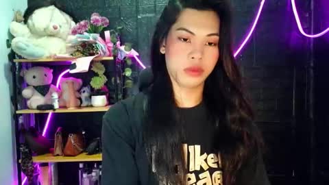 its_chloe20 online show from May 13, 4:15 pm