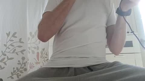 Snapshot of its_me_mave chatting on March 2, 12:32 pm Dutch online show from March 2, 12:32 pm