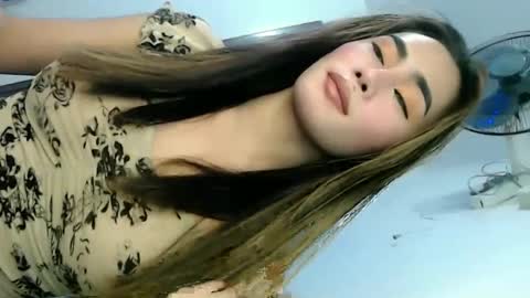 its_me_vanesa online show from February 6, 3:00 am