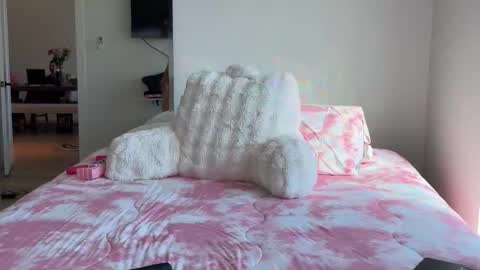 Snapshot of itscaylawatsun chatting on November 5, 6:30 pm itscaylawatsun online show from November 5, 6:30 pm