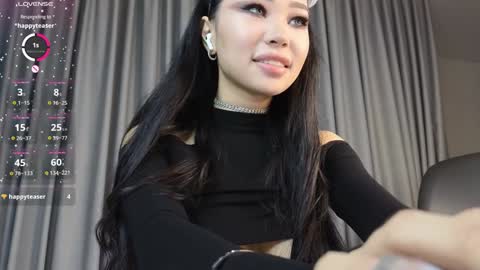 Snapshot of itsdevilcat chatting on January 27, 8:17 pm Queen Liya online show from January 27, 8:17 pm