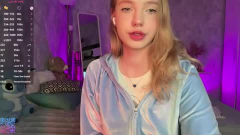 Snapshot of itsevedarkside_ chatting on May 25, 5:57 am Eva online show from May 25, 5:57 am