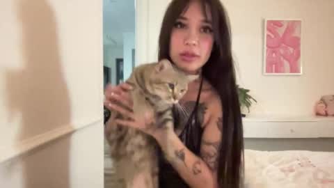 Snapshot of itshelltai chatting on January 14, 4:45 pm helltai online show from January 14, 4:45 pm