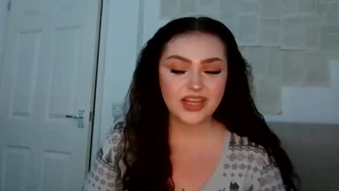 Snapshot of itslunahaze chatting on January 9, 12:13 am itslunahaze online show from January 9, 12:13 am