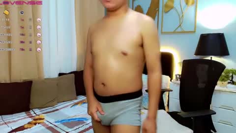 Snapshot of itsme_berniexx chatting on January 8, 10:16 pm ask me online show from January 8, 10:16 pm