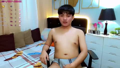 Snapshot of itsme_berniexx chatting on January 10, 11:22 am ask me online show from January 10, 11:22 am