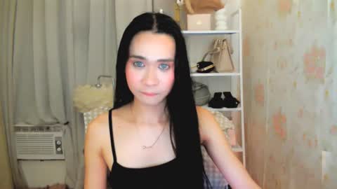 itsme_kat online show from July 24, 3:43 pm