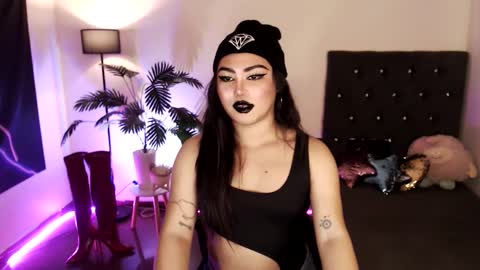 Snapshot of itsmemoiraa69 chatting on March 1, 1:35 pm itsmemoiraa69 online show from March 1, 1:35 pm