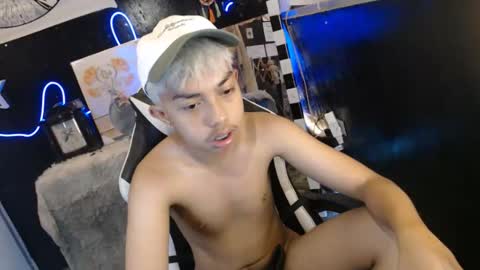 Snapshot of itsyourcummerboy_xx chatting on May 21, 2:29 am Kyle online show from May 21, 2:29 am