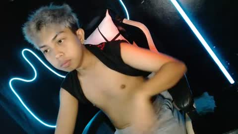 Snapshot of itsyourcummerboy_xx chatting on July 8, 2:54 pm Kyle online show from July 8, 2:54 pm