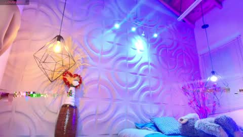 itszairen online show from May 7, 3:56 am