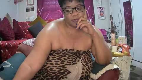 itumeleng74 online show from October 16, 4:35 am