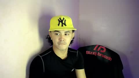 itzme_dex online show from July 20, 2:41 pm
