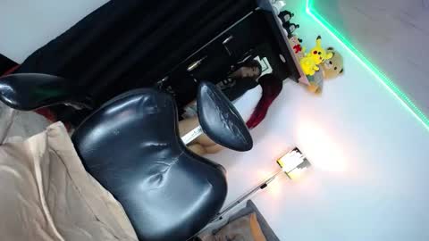 y  online show from November 16, 11:10 pm