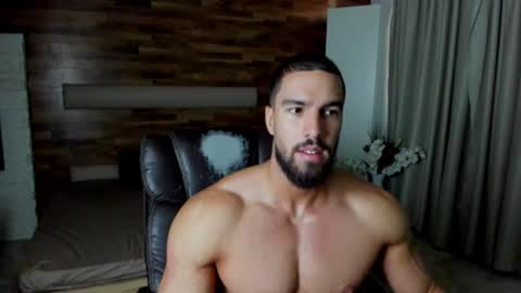 Snapshot of ivanhydee chatting on July 8, 4:17 am IvanHydee online show from July 8, 4:17 am