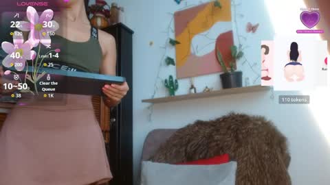 Snapshot of ivanna_dl chatting on June 4, 4:24 pm Ivanna online show from June 4, 4:24 pm