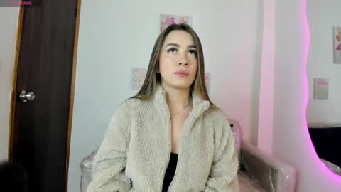 Snapshot of ivanna_west chatting on May 1, 11:59 am Ivanna West online show from May 1, 11:59 am