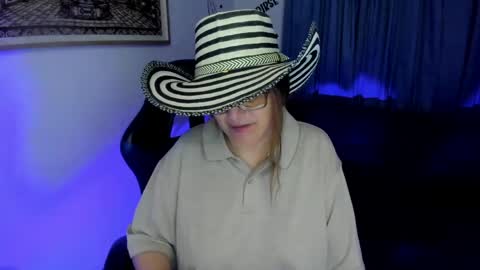 Snapshot of ivette_shaira chatting on May 3, 2:06 am IVETTE online show from May 3, 2:06 am