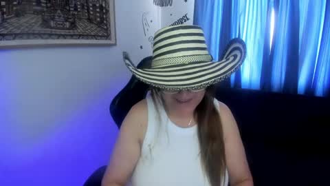 Snapshot of ivette_shaira chatting on May 3, 2:12 pm IVETTE online show from May 3, 2:12 pm
