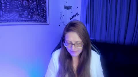 Snapshot of ivette_shaira chatting on June 1, 11:12 am IVETTE online show from June 1, 11:12 am