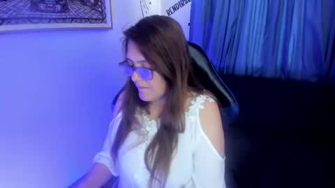 Snapshot of ivette_shaira chatting on June 10, 6:18 pm IVETTE online show from June 10, 6:18 pm
