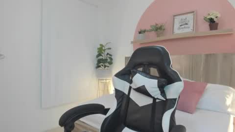 I V E T T E online show from February 21, 12:28 pm