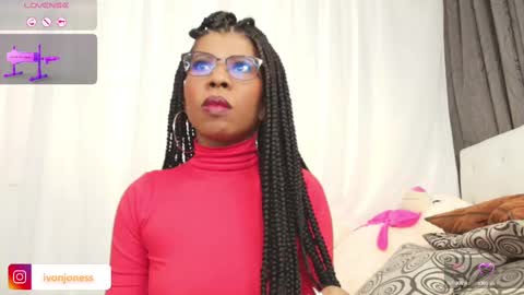 Snapshot of ivonjoness chatting on February 24, 4:49 am Ivon Miss Jones online show from February 24, 4:49 am
