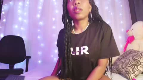 Snapshot of ivonjoness chatting on March 10, 3:34 am Ivon Miss Jones online show from March 10, 3:34 am