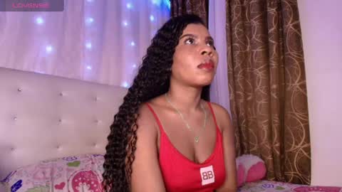 Snapshot of ivonjoness chatting on May 24, 3:33 am Ivon Miss Jones online show from May 24, 3:33 am