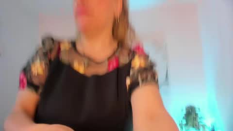 Snapshot of ivonne_4 chatting on April 30, 12:55 pm Ivonne online show from April 30, 12:55 pm