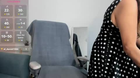 Snapshot of ivonne_4 chatting on May 29, 4:38 pm Ivonne online show from May 29, 4:38 pm