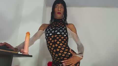 Snapshot of ivonneth chatting on February 22, 9:13 pm ivonneth online show from February 22, 9:13 pm