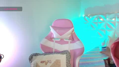 Snapshot of ivonnygoldie chatting on May 7, 7:19 pm Ivonny online show from May 7, 7:19 pm